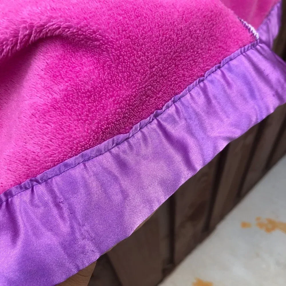Minnie Mouse Blanket Disney Pink flowers Plush Blanket Purple Satin Trim 40x50in